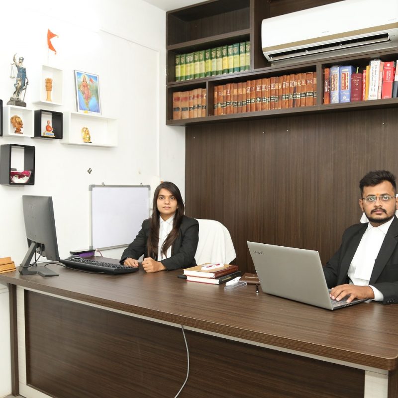 family-lawyer-ahmedabad-adv-akanksha-tiwari